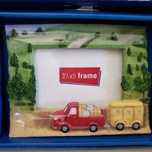 NWT camping 3 1/2 x 5 picture frame